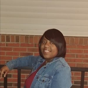 Meet your Posher, April